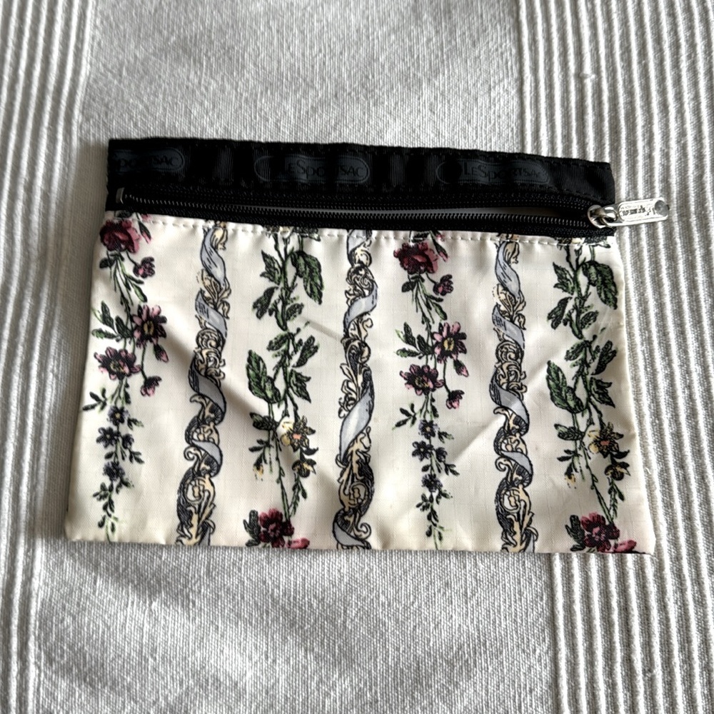 Lesportsac Floral Black and Cream Crossbody Bag With Zip Pouch - Picture 5 of 9